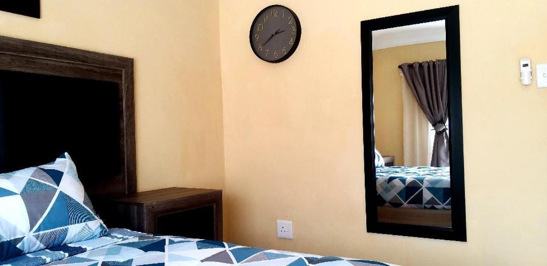 Tshukudu E Ntsho Bed & Breakfast Mogwase Exterior photo
