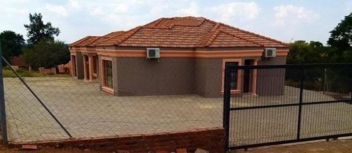 Tshukudu E Ntsho Bed & Breakfast Mogwase Exterior photo