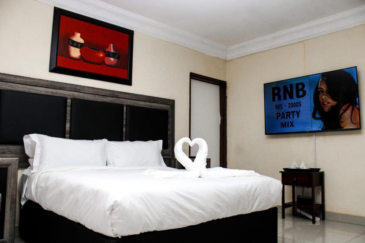 Tshukudu E Ntsho Bed & Breakfast Mogwase Exterior photo