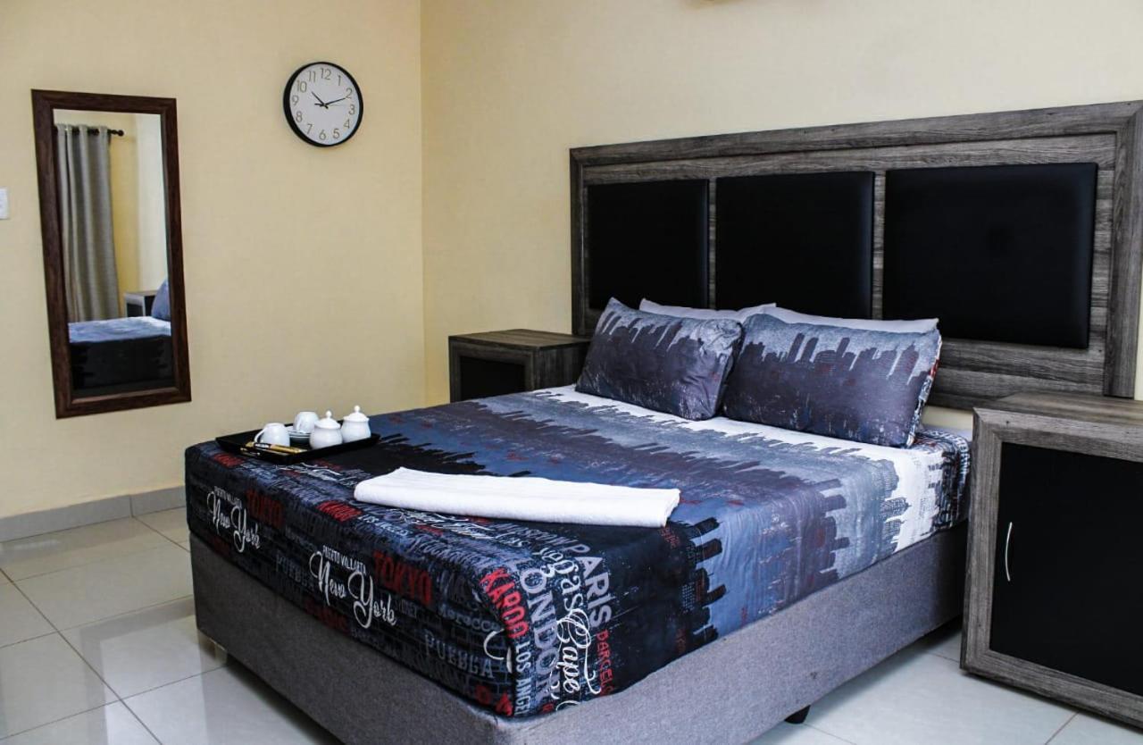 Tshukudu E Ntsho Bed & Breakfast Mogwase Room photo